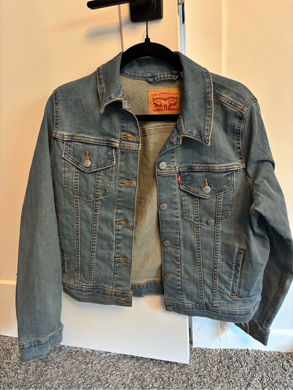 Levi’s Original Trucker Denim Jacket Women’s Large Light 90s heritage timeless